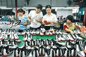 [暴力吸金法则]一天净赚30多万，莆田鞋攻占抖音的“暴力”吸金法则